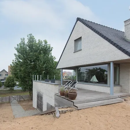 ヴィラ Nicely Decorated Family House Near Coast